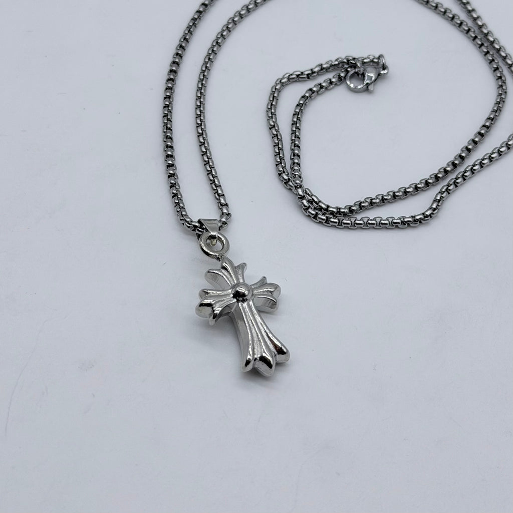 Minimal Chrome Cross Pendant Necklace – Silver Cross Chain
