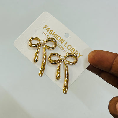 Pearl bow earring