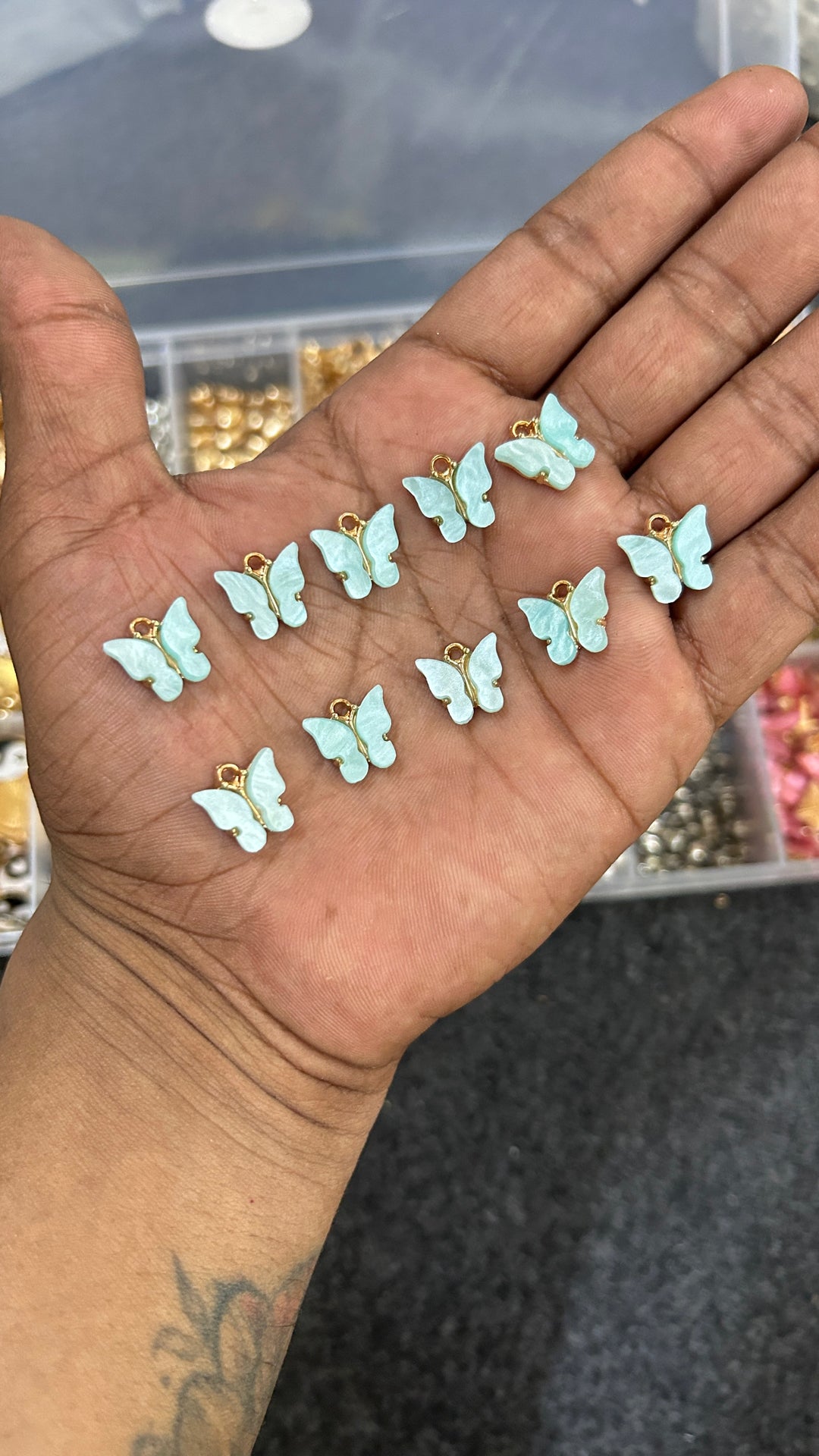 green butterfly 10 pcs charms