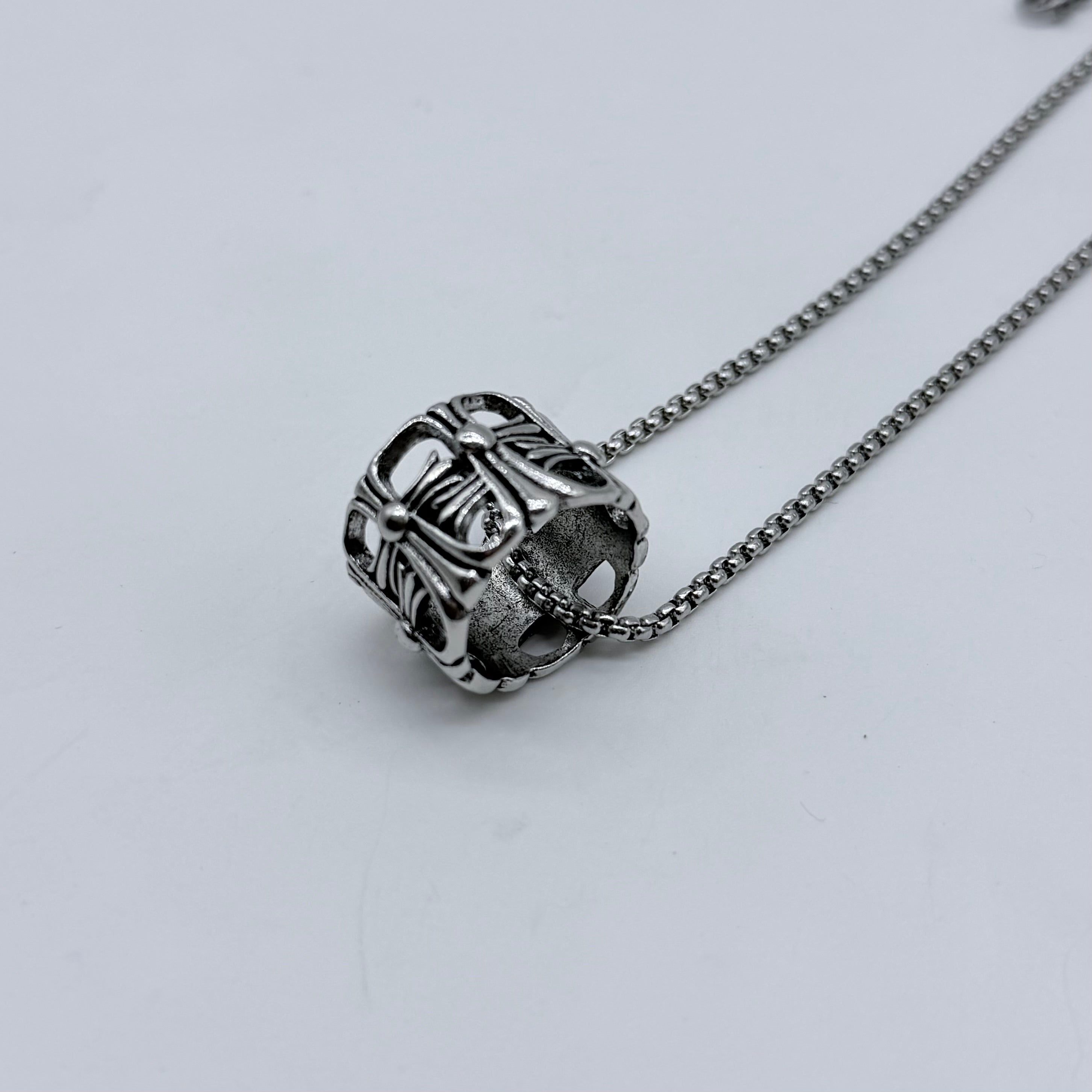 Vintage Crown Ring Pendant Necklace for Men & Women – Stainless Steel Chain
