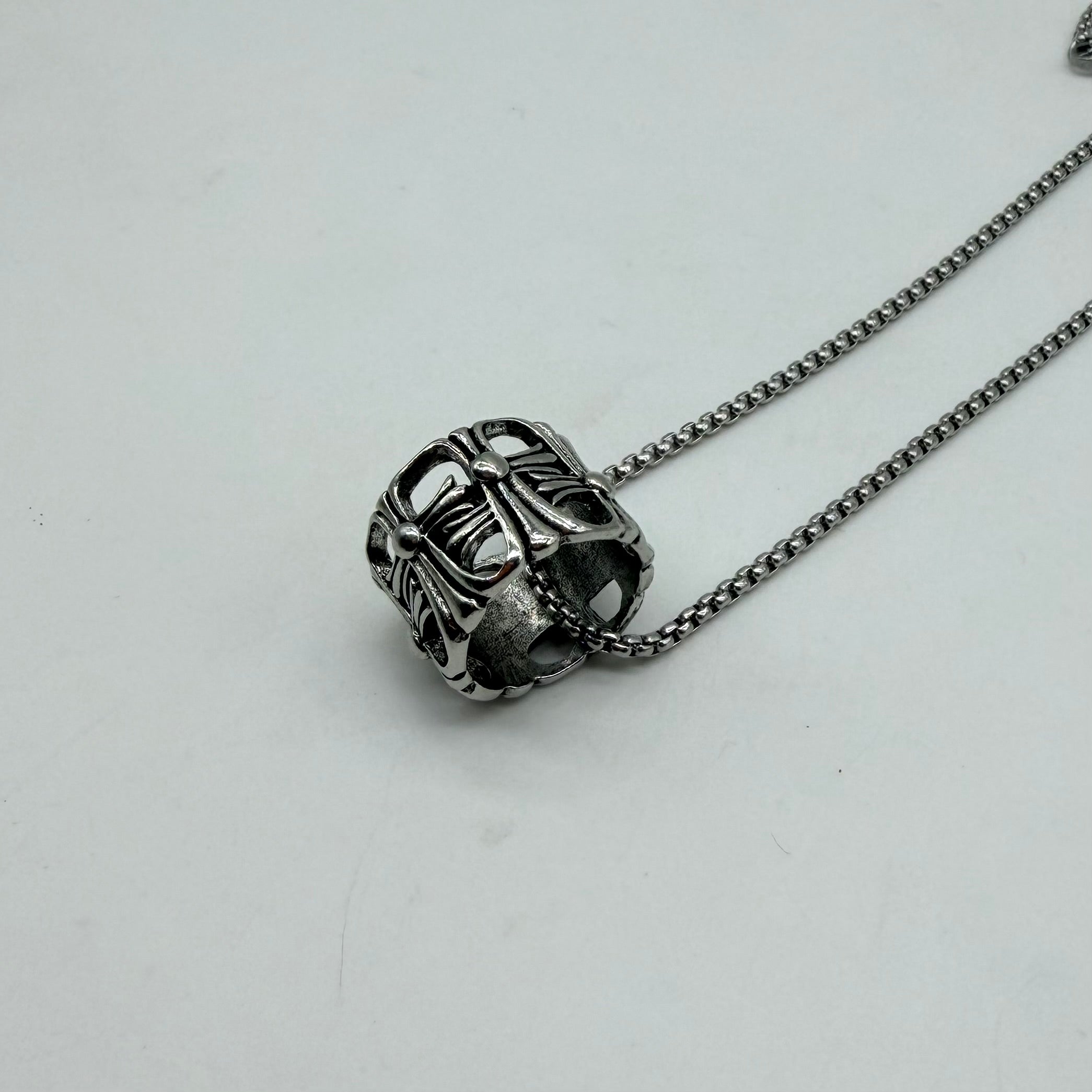 Vintage Crown Ring Pendant Necklace for Men & Women – Stainless Steel Chain