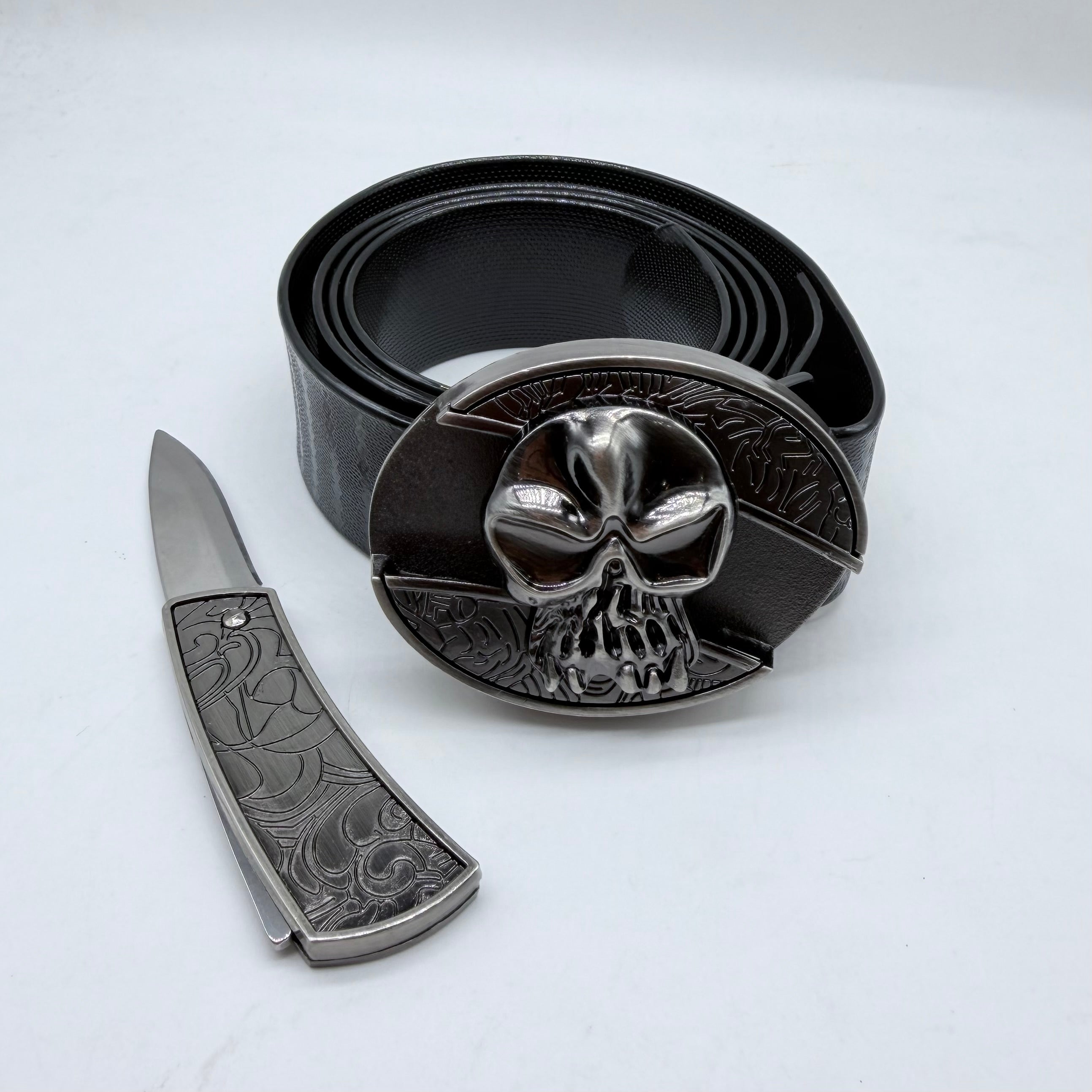 Skull knife belt