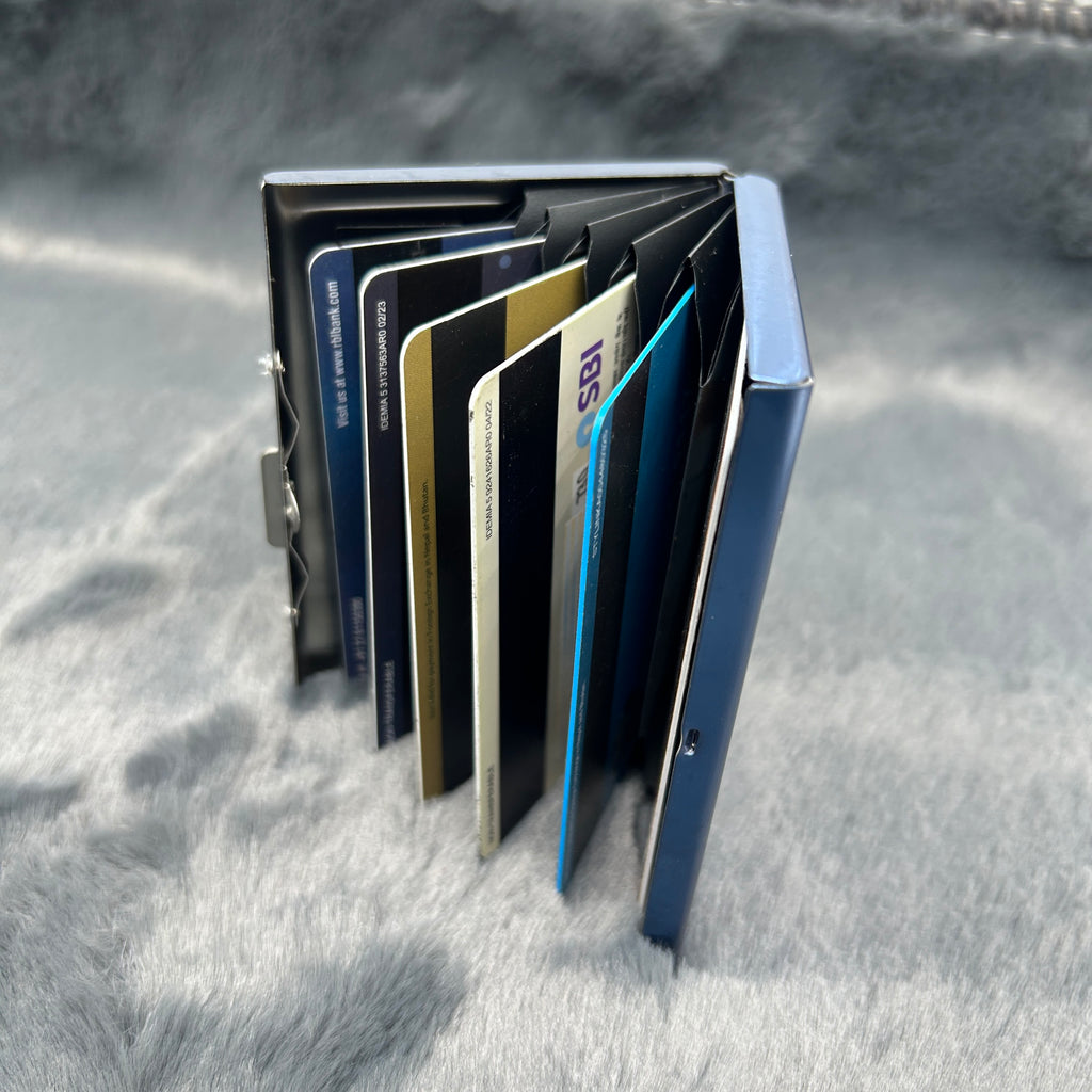Ch metal card holder / wallet