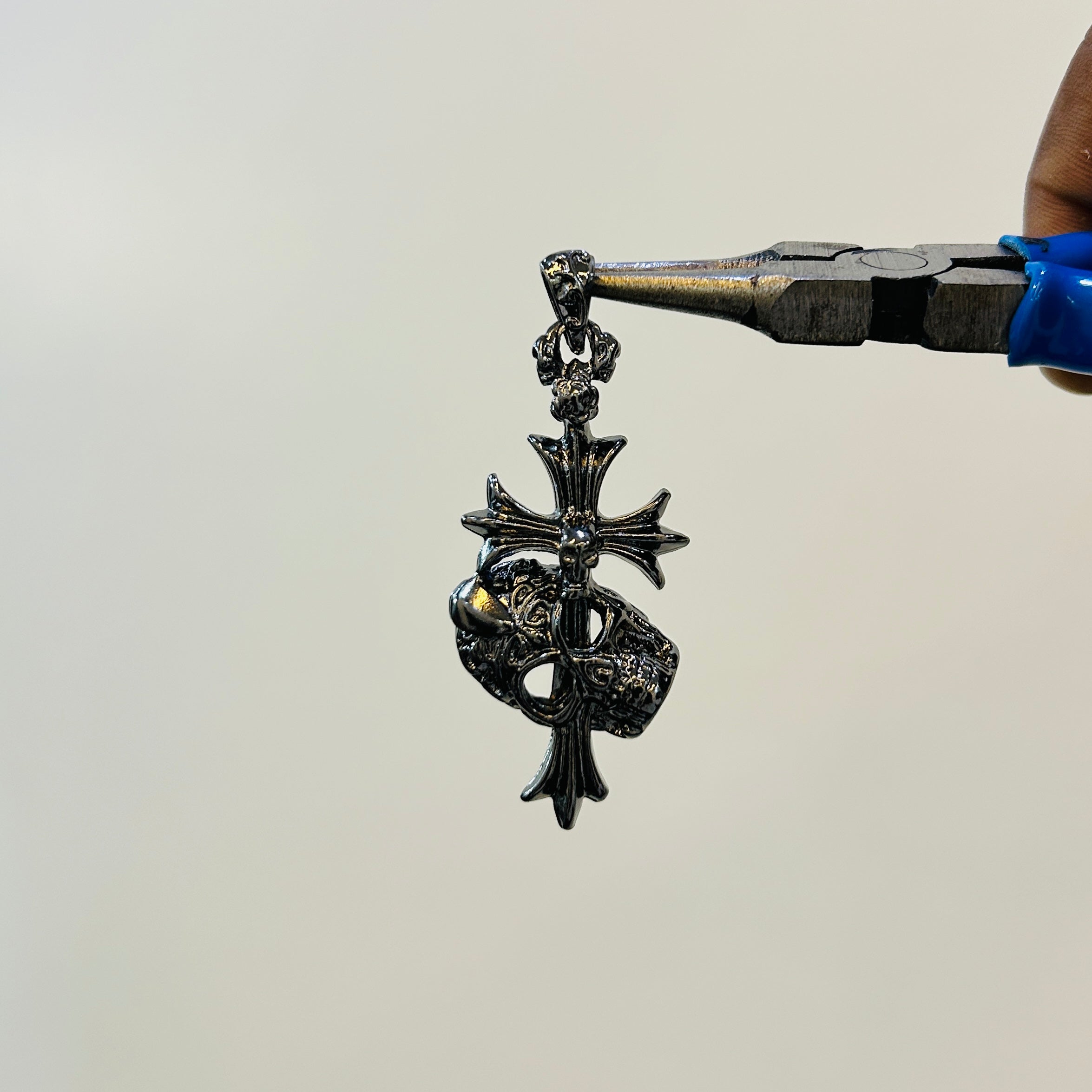 Black skull cross