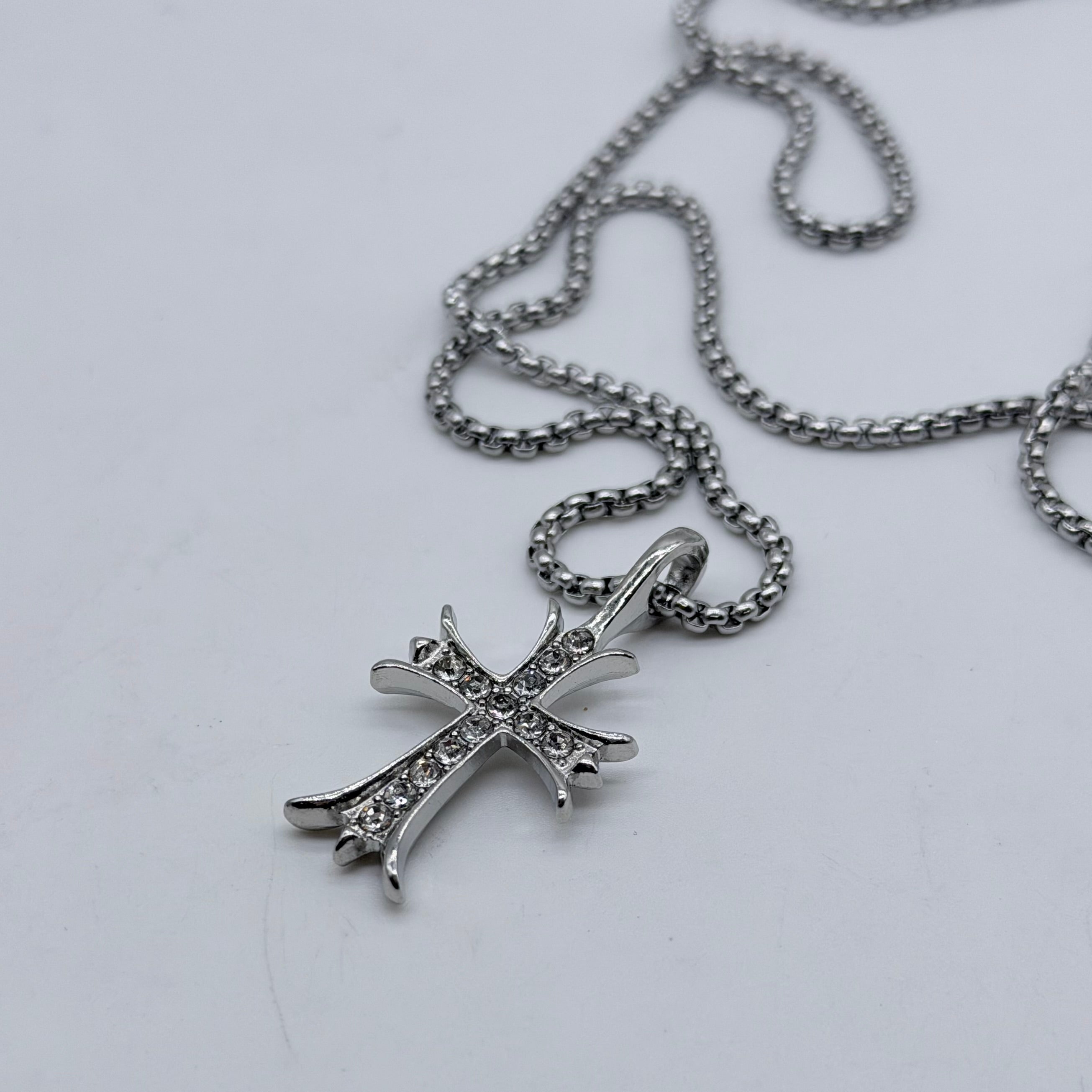 Iced Gothic Cross Pendant Necklace – Silver Crystal Cross Chain