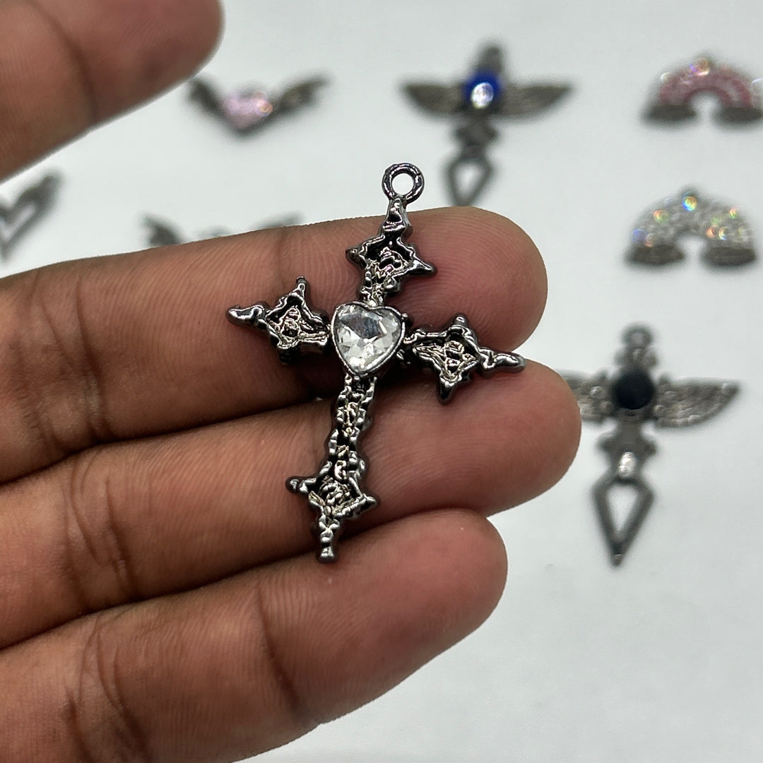 Black gothic 4 pointer heart cross