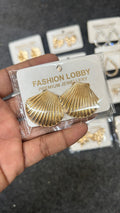 shell earrings