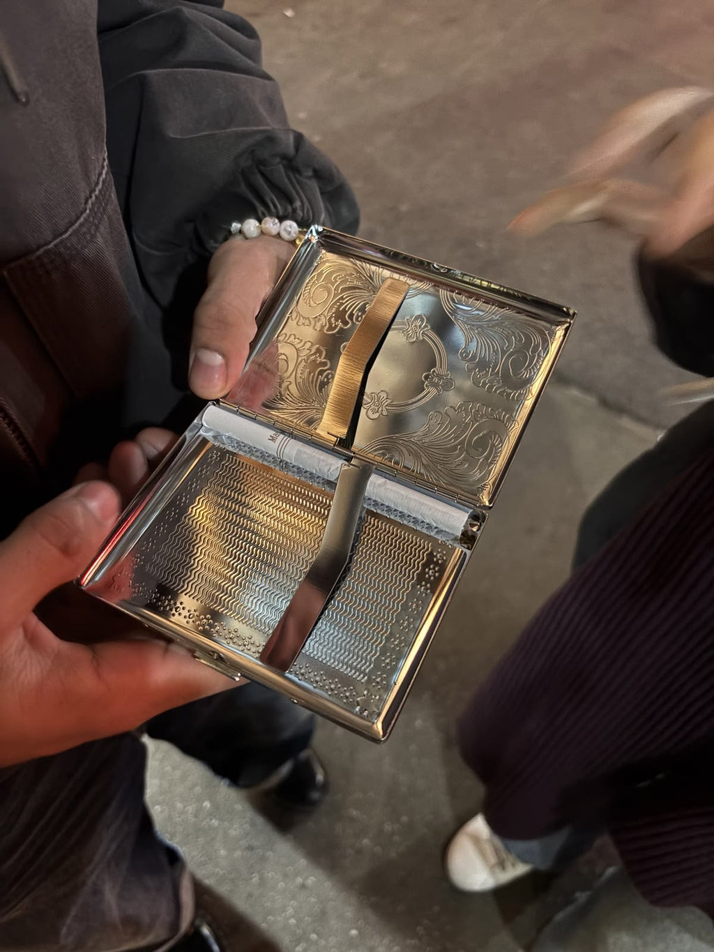 Premium Chrome Gothic Emblem Metal Cigarette Case & Cash Holder