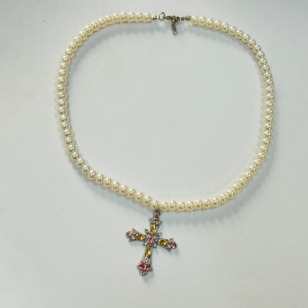 trending pearl white necklace