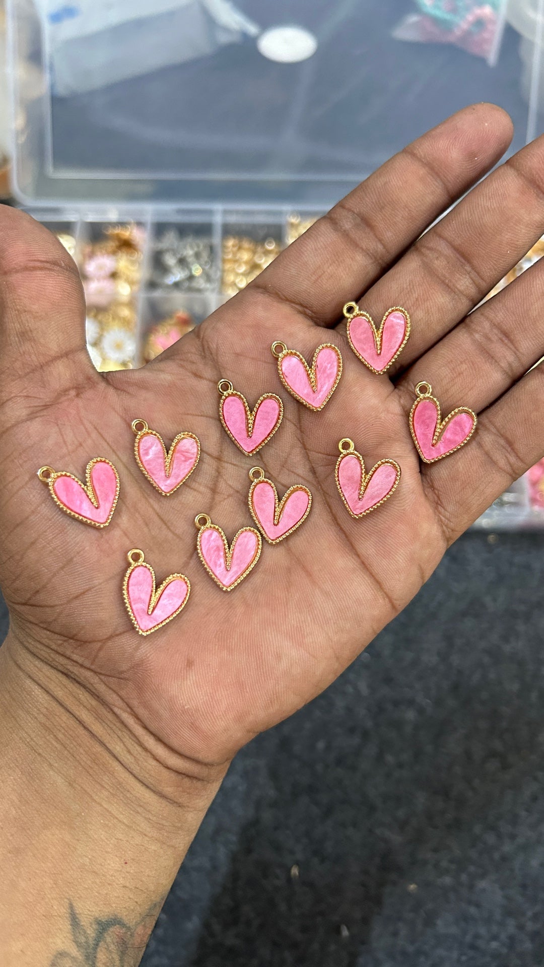 pink heart charms 10 pcs gold