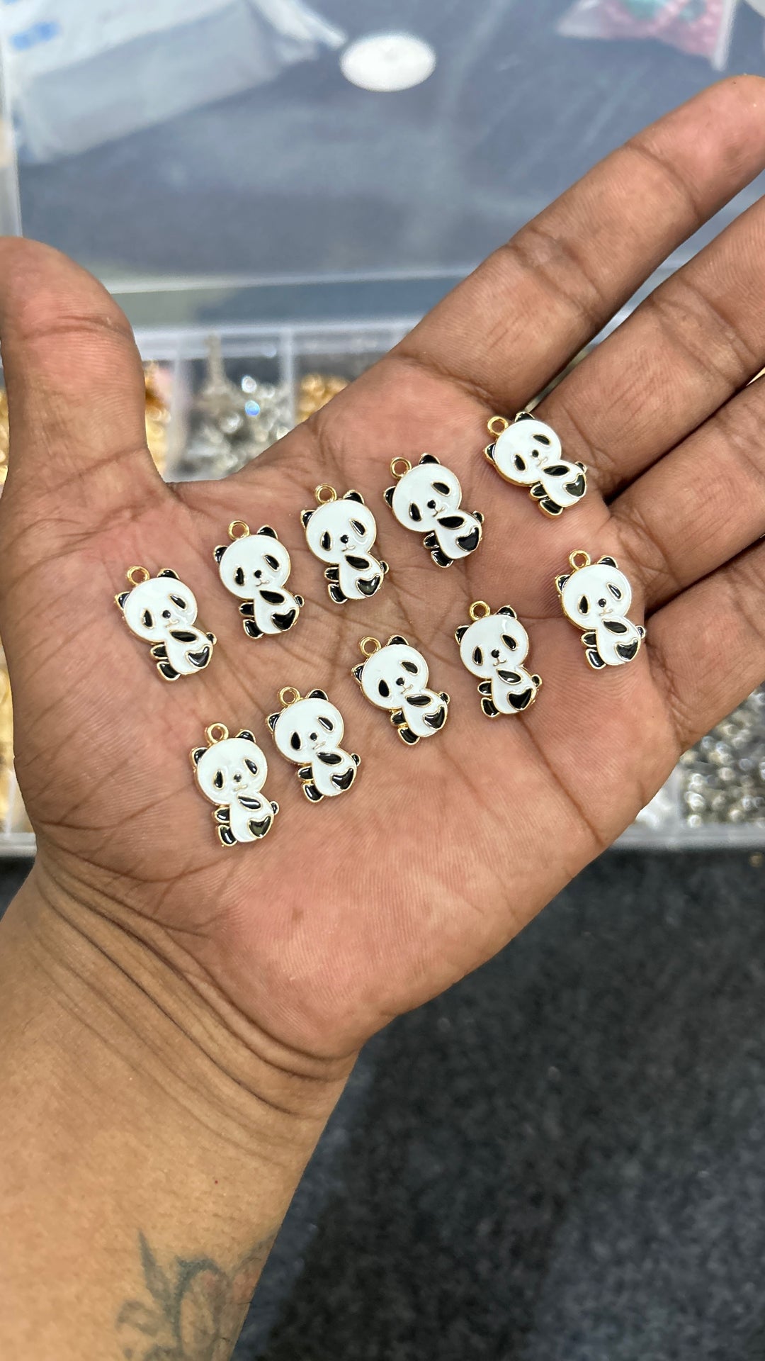 Sitting panda chamrs 10 pcs