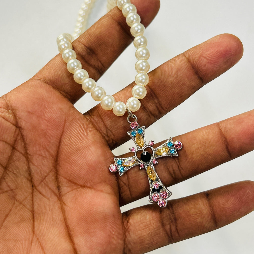 trending pearl white necklace