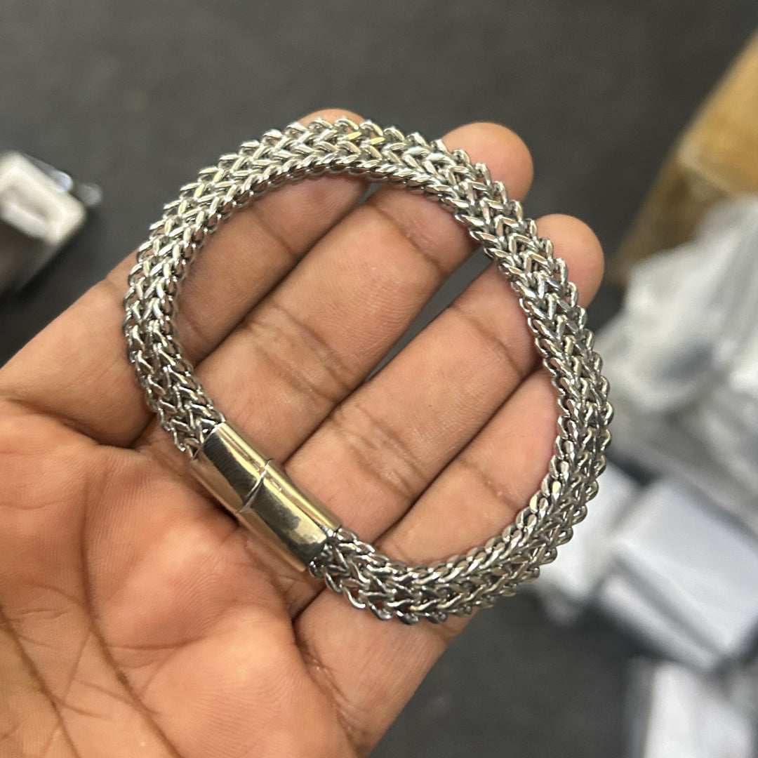 STAINLESS STEEL SNAKE BRACELET