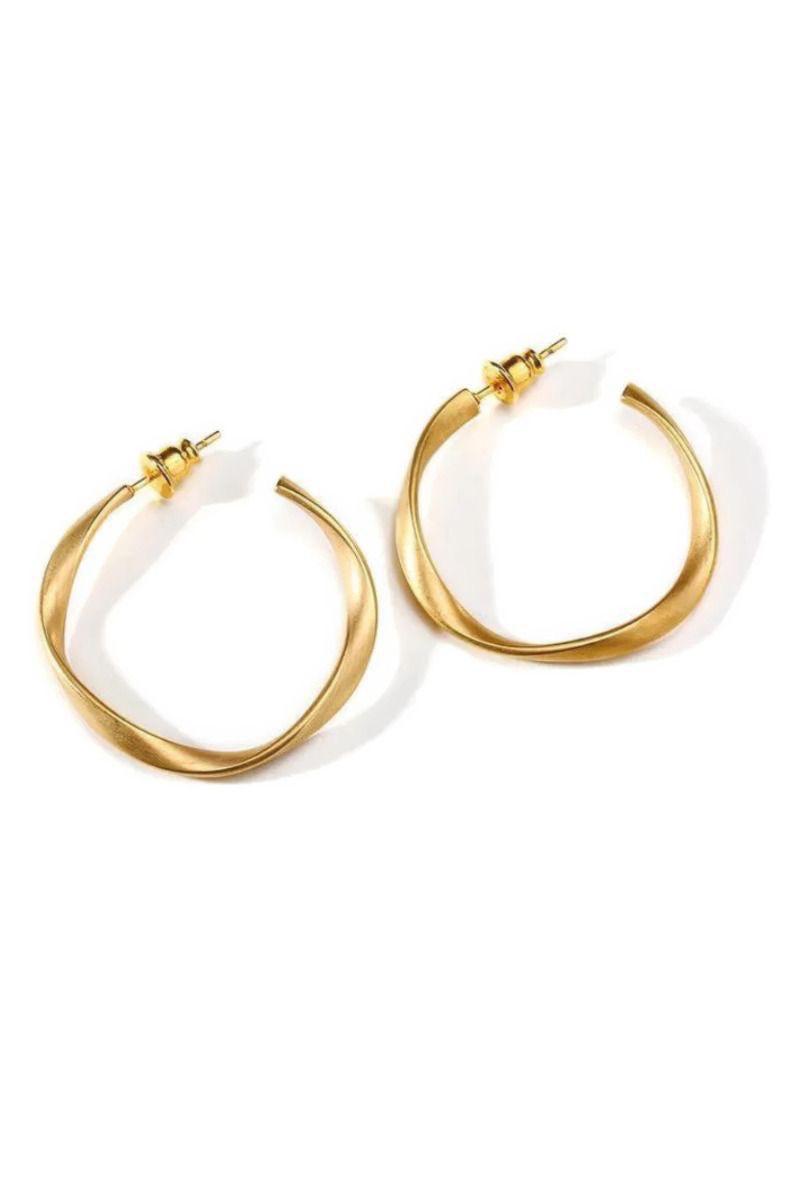 anti tarnish round earrings