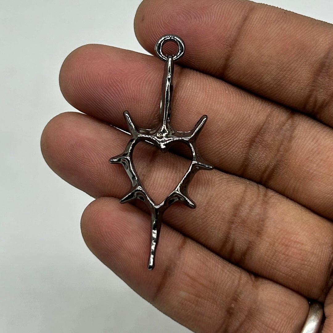 Black gothic spick heart charms