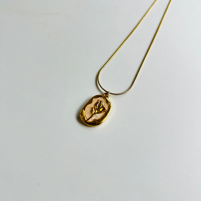 anti tarnish golden rose pendant necklace